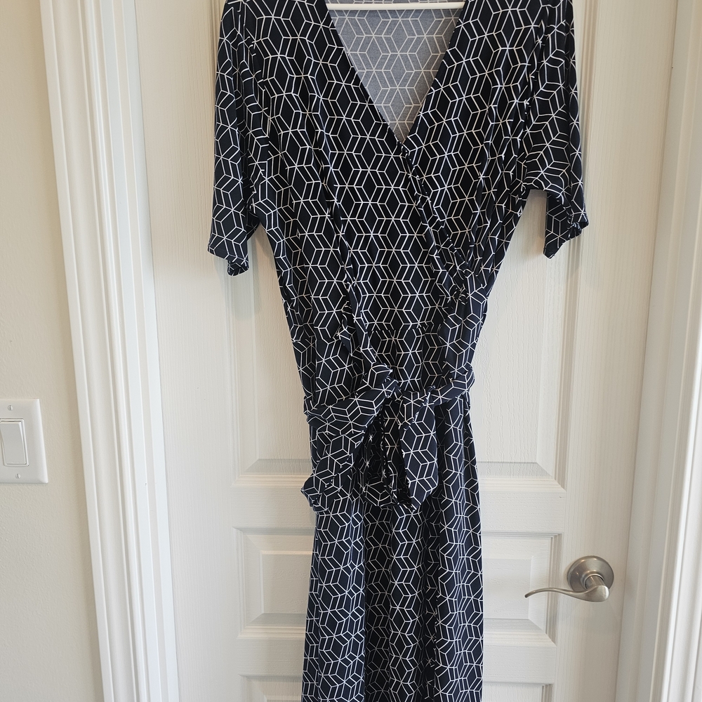 41 Hawthorn Navy and White Geometric Maxi Dress